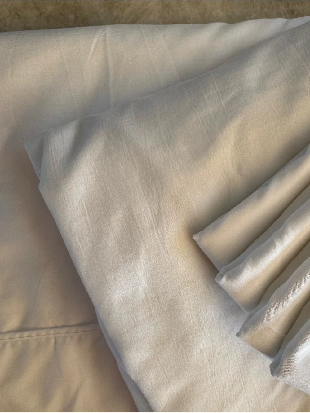 White Luxury Pillowcase and Sheet Set